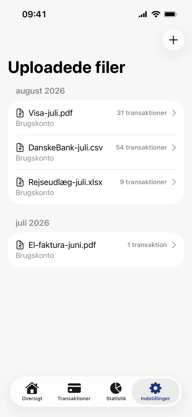 Skærmen Uploadede filer med tidligere uploads grupperet efter måned og plusknappen øverst til højre