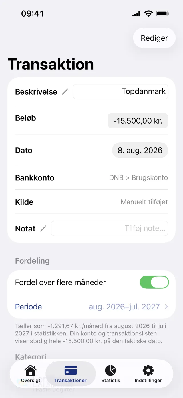 En forsikringsbetaling på 15.500 kroner på transaktionsskærmen, med Fordel over flere måneder slået til og Periode-rækken sat til aug. 2026 til jul. 2027